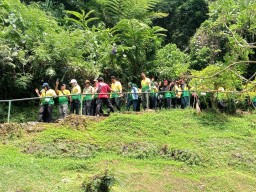 Hangat & Kompak! Guru Pancoran Peringati Hari Guru Nasional di Cibodas