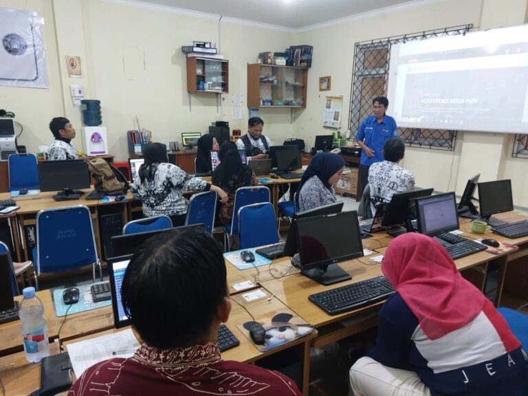 Pelatihan Penulisan Konten di Web PGRI Jaksel