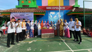 Guru Hebat, Indonesia Kuat: Menguatkan Semangat Kebersamaan di SDN Cipulir 05